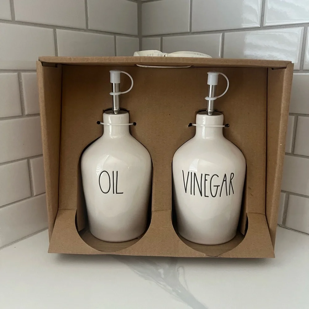 CUTE. RAE DUNN. OIL & VINEGAR
